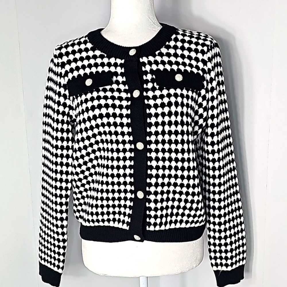 New. Bottom Down sweater size Small